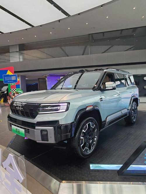 成都164比亚迪方程豹硬派越野的爆款，英菲尼迪35周年与你共成长